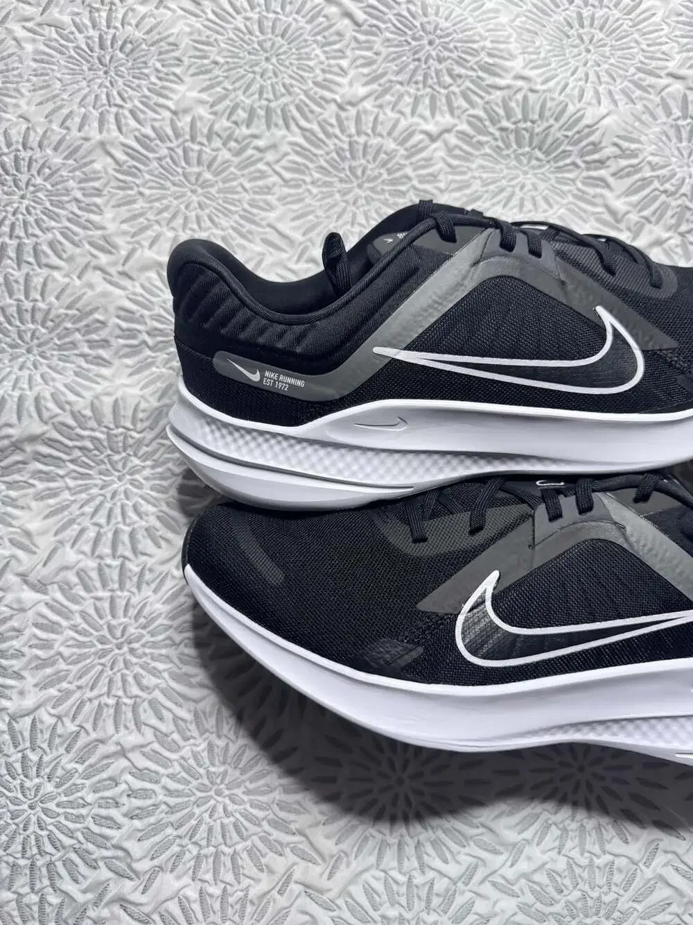 Nike Quest 5 Black Smoke Grey Dark Smoke Grey White Men's 12 DD0204-001